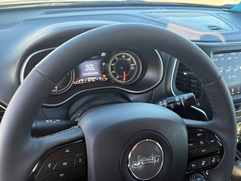 2023 Jeep Cherokee Altitude Lux