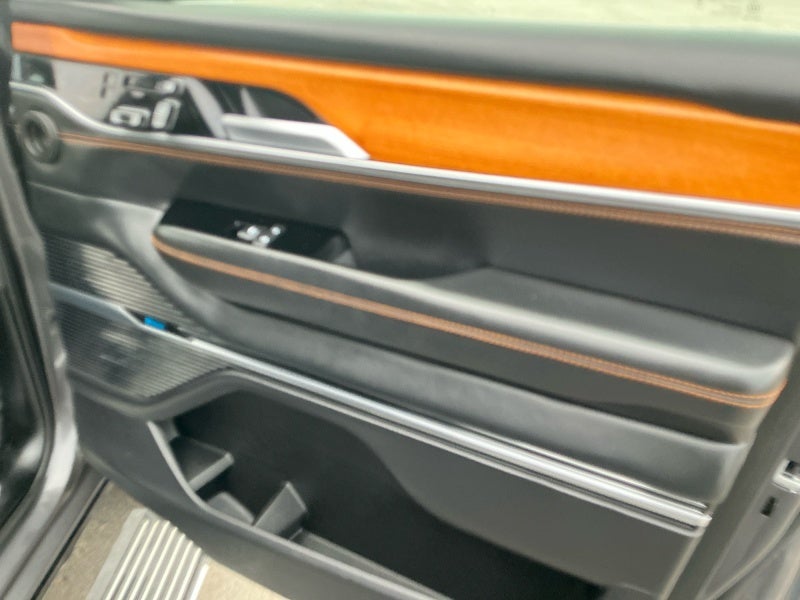 2024 Jeep Grand Wagoneer L Series III