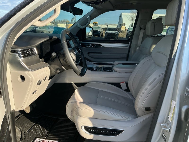 2023 Jeep Grand Wagoneer BASE