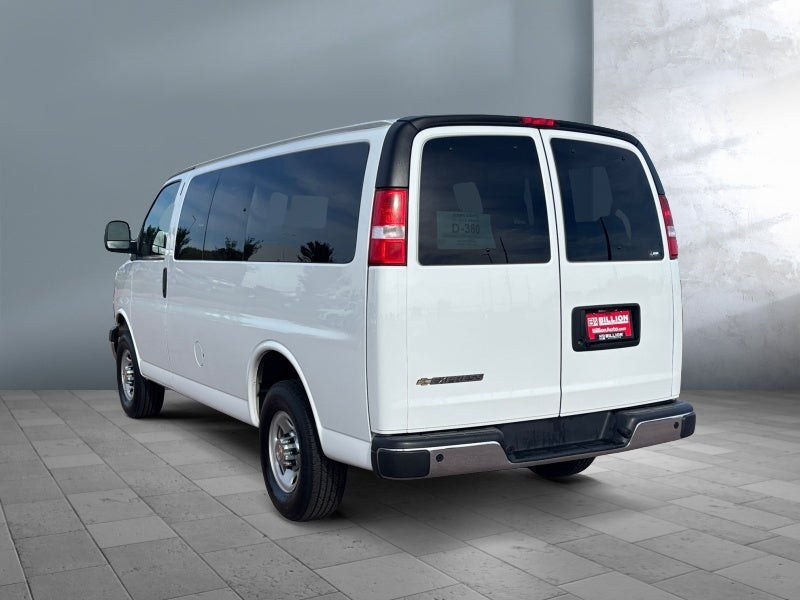 2024 Chevrolet Express Passenger 2500 1LT