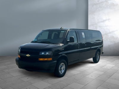 2025 Chevrolet Express Passenger 3500 1LS