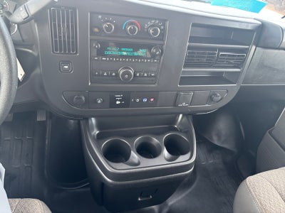 2025 Chevrolet Express Passenger 3500 1LS