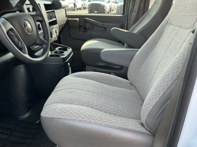 2025 Chevrolet Express Passenger 3500 1LT