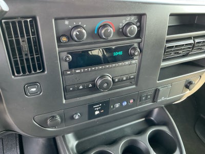 2025 Chevrolet Express Passenger 3500 1LT