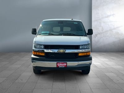 2025 Chevrolet Express Passenger 3500 1LT