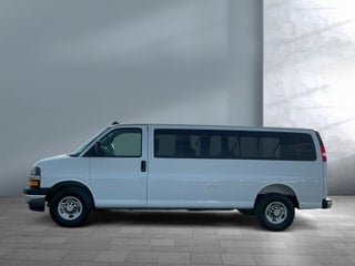 2025 Chevrolet Express Passenger 3500 1LT