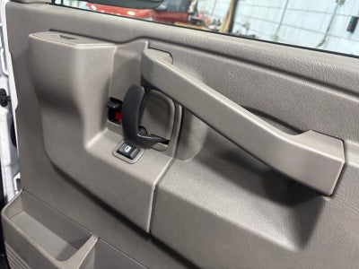 2025 Chevrolet Express Passenger 3500 1LT