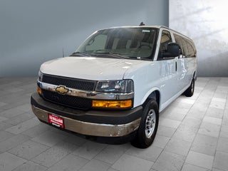 2025 Chevrolet Express Passenger 3500 1LT