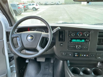 2024 Chevrolet Express Passenger 3500 1LT