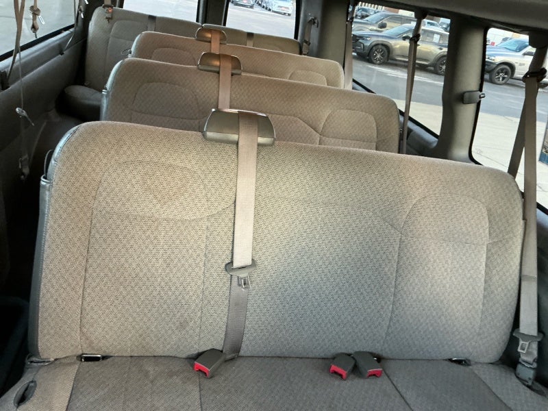 2024 Chevrolet Express Passenger 3500 1LT