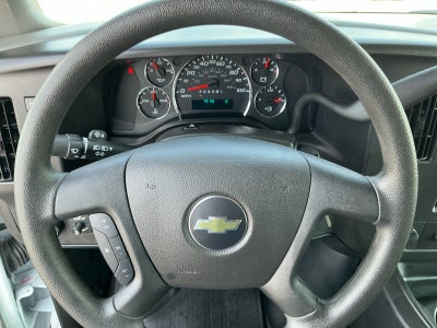 2025 Chevrolet Express Passenger 3500 1LT