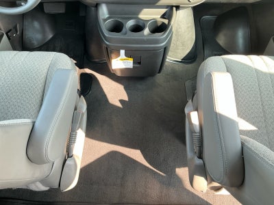 2025 Chevrolet Express Passenger 3500 1LT