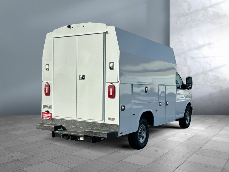 2025 Chevrolet Express Cutaway 3500 1WT