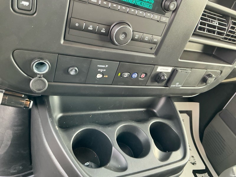 2025 Chevrolet Express Cutaway 3500 1WT