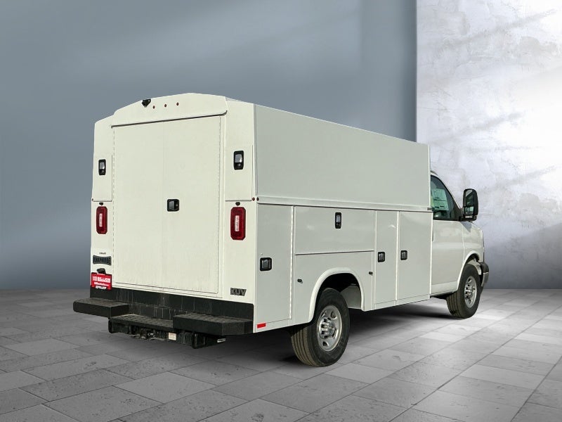 2025 Chevrolet Express Cutaway 3500 1WT