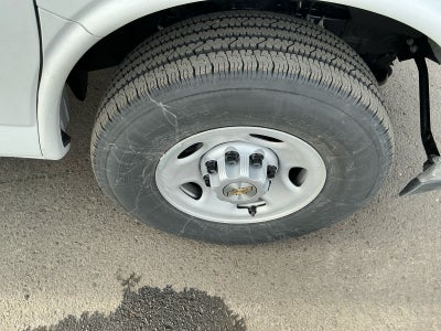 2025 Chevrolet Express Cutaway 3500 1WT