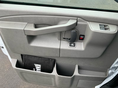 2025 Chevrolet Express Cutaway 3500 1WT