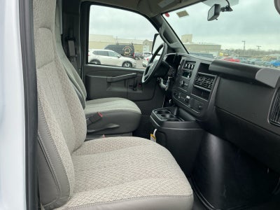 2025 Chevrolet Express Cutaway 3500 1WT