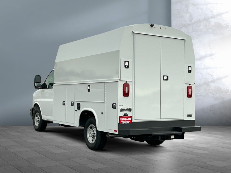 2025 Chevrolet Express Cutaway 3500 1WT