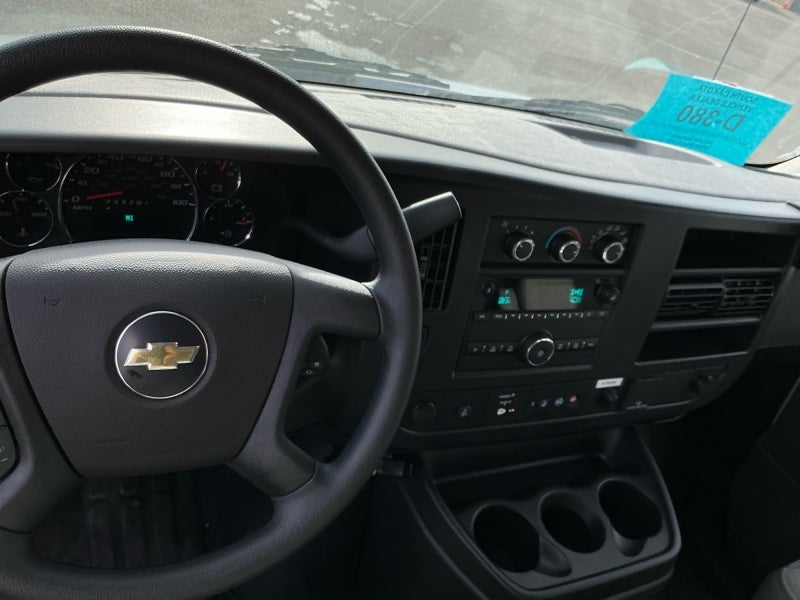 2025 Chevrolet Express Cutaway 3500 1WT