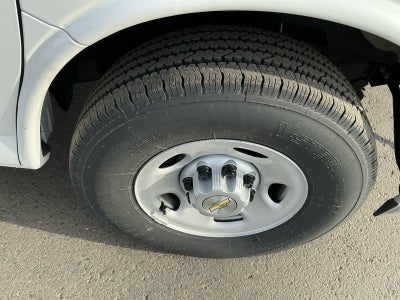 2025 Chevrolet Express Cutaway 3500 1WT