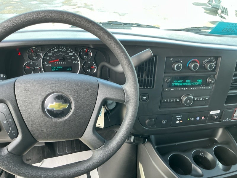 2025 Chevrolet Express Cutaway 3500 1WT