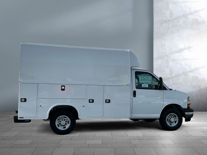 2025 Chevrolet Express Cutaway 3500 1WT
