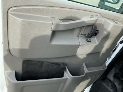 2025 Chevrolet Express Cutaway 3500 1WT