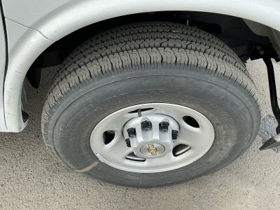 2025 Chevrolet Express Cutaway 3500 1WT