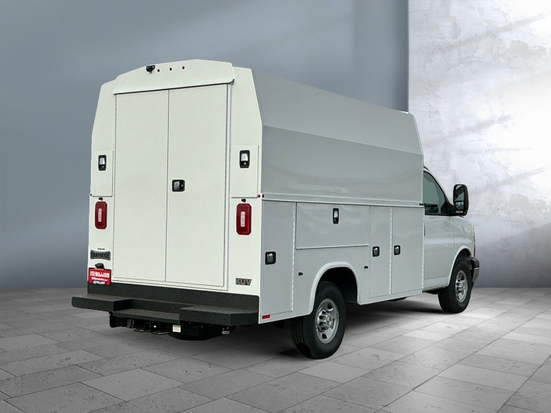 2025 Chevrolet Express Cutaway 3500 1WT