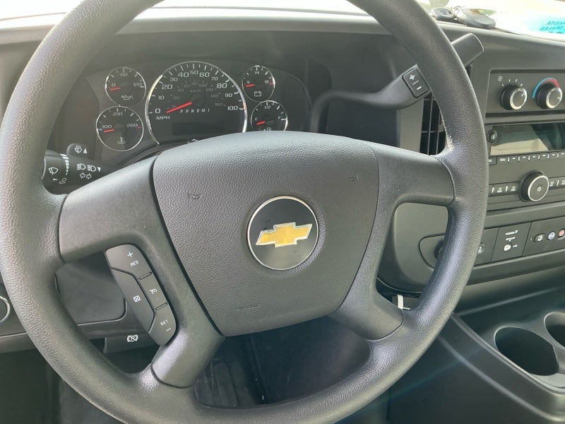 2025 Chevrolet Express Cutaway 3500 1WT