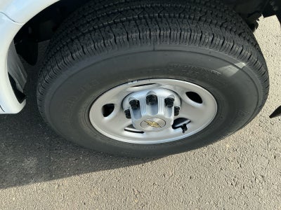 2025 Chevrolet Express Cutaway 3500 1WT