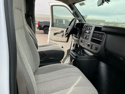 2025 Chevrolet Express Cutaway 3500 1WT