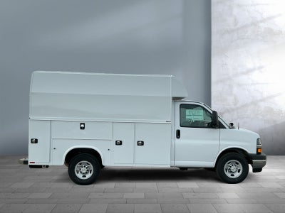2025 Chevrolet Express Cutaway 3500 1WT