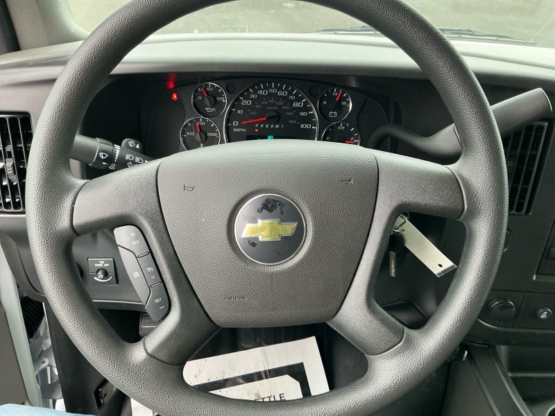 2025 Chevrolet Express Cutaway 3500 1WT