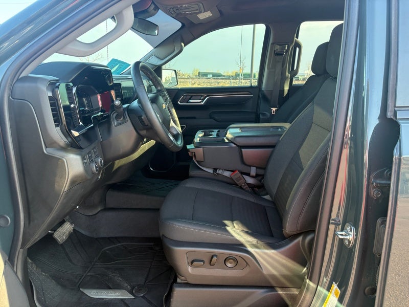 2025 Chevrolet Silverado 1500 LT (2FL)