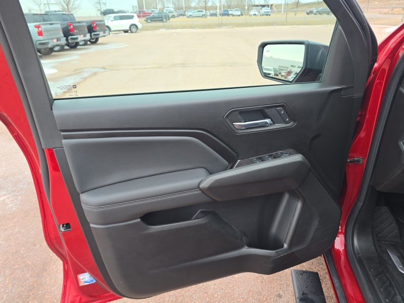 2025 Chevrolet Colorado WT/LT