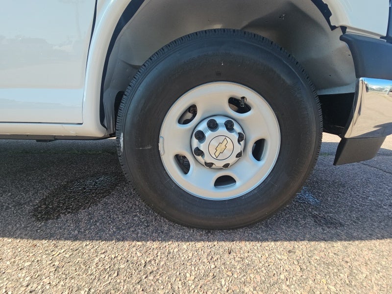 2026 Chevrolet Express Cargo 1WT
