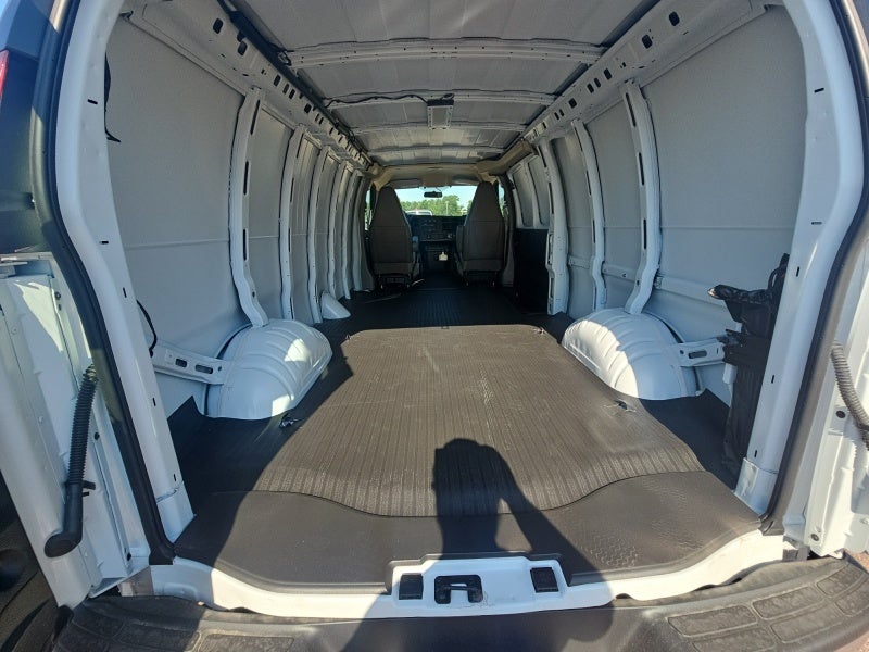 2026 Chevrolet Express Cargo 1WT
