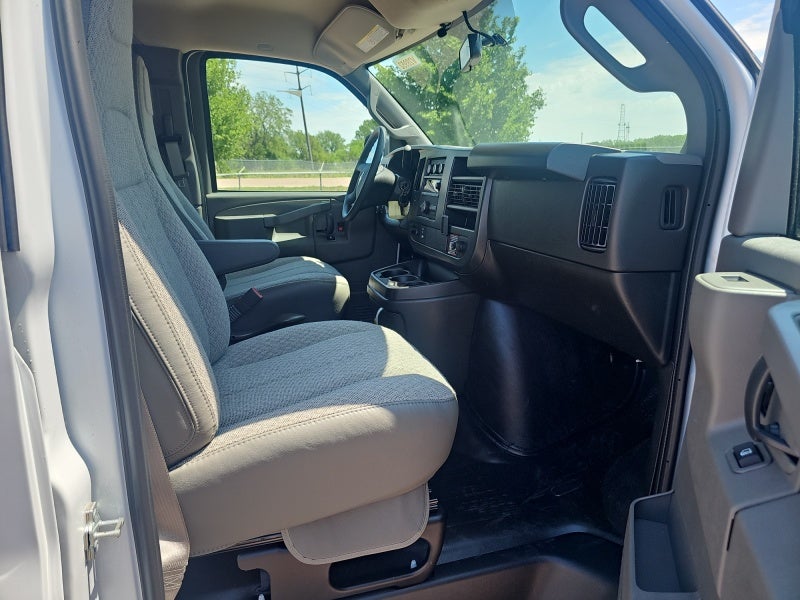 2026 Chevrolet Express Cargo 1WT