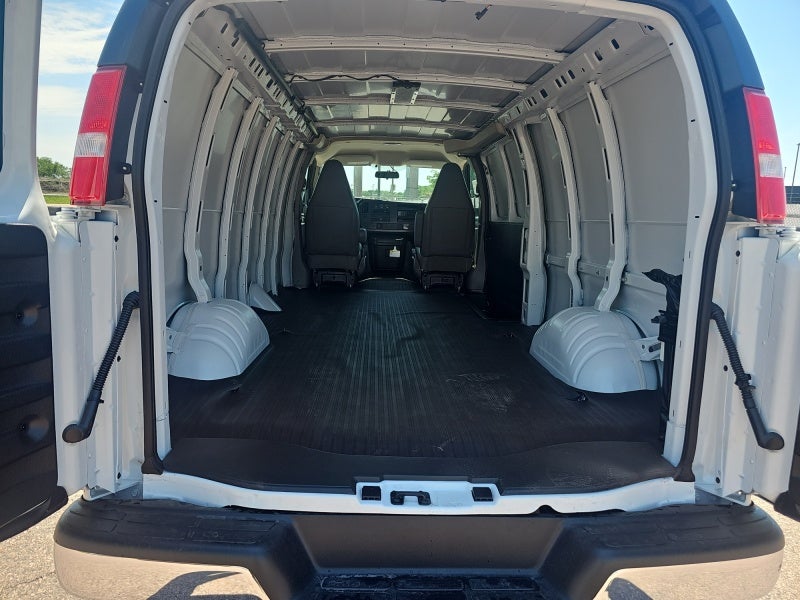 2026 Chevrolet Express Cargo 1WT