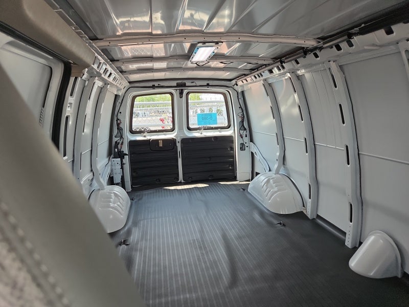 2026 Chevrolet Express Cargo 1WT
