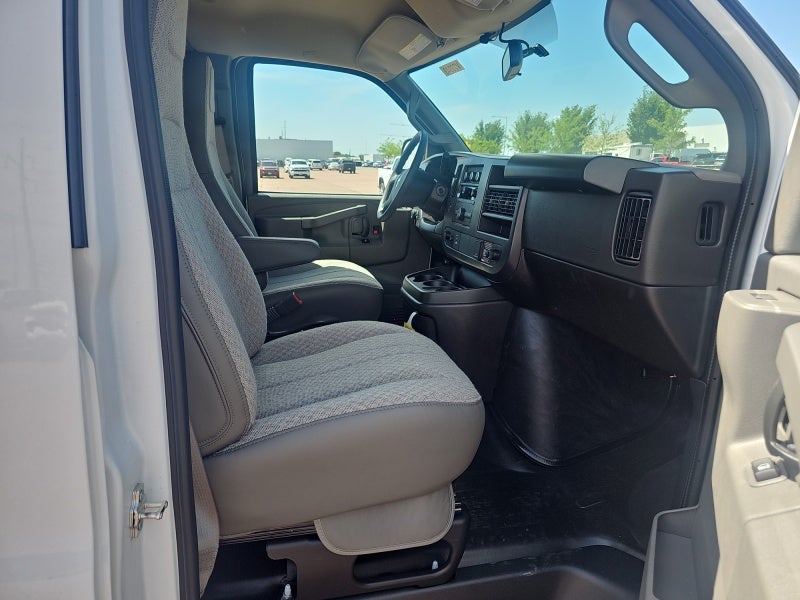 2026 Chevrolet Express Cargo 1WT