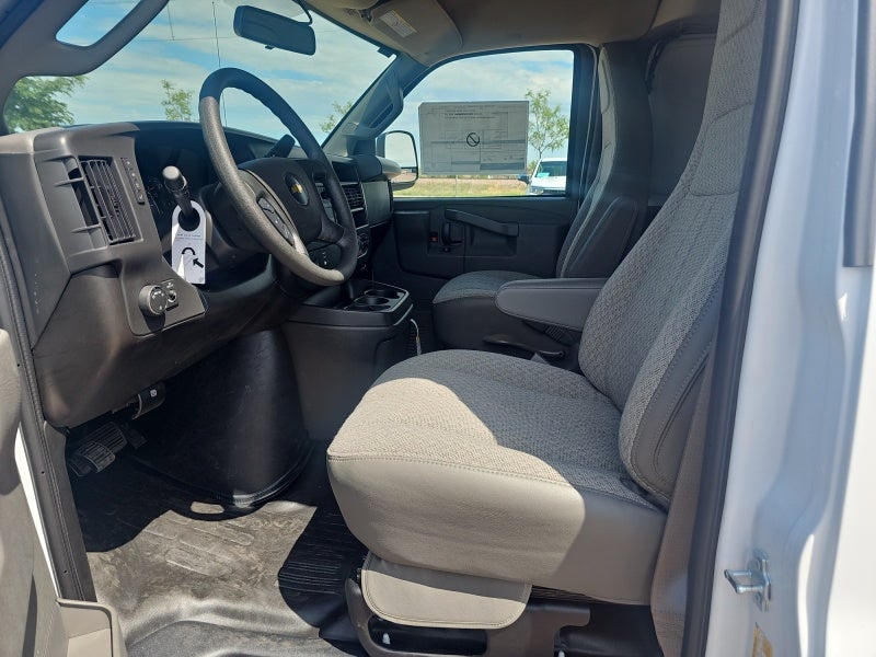 2026 Chevrolet Express Cargo 1WT
