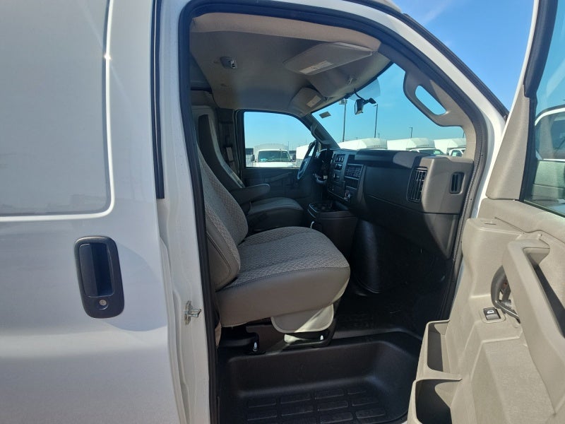 2026 Chevrolet Express Cargo 1WT