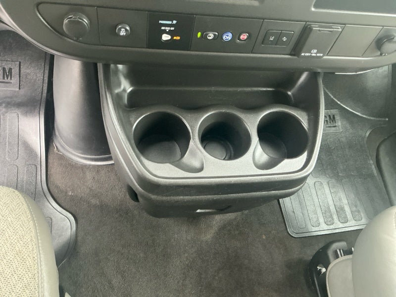 2025 GMC Savana Passenger LT