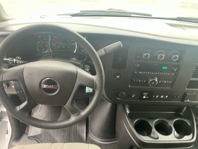 2025 GMC Savana Passenger LT