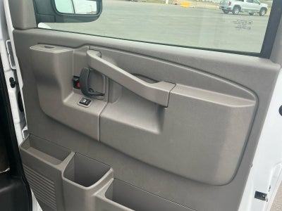 2025 GMC Savana Passenger LT