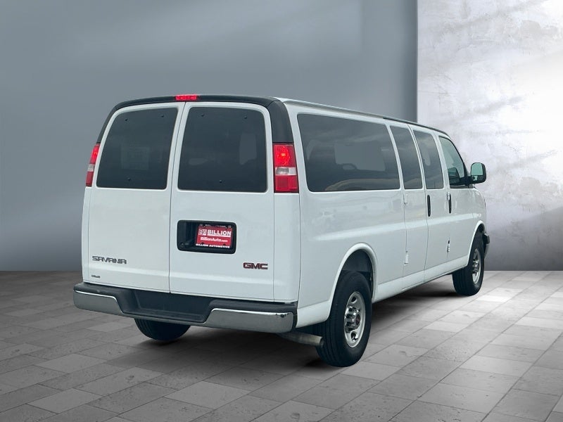 2025 GMC Savana Passenger LT