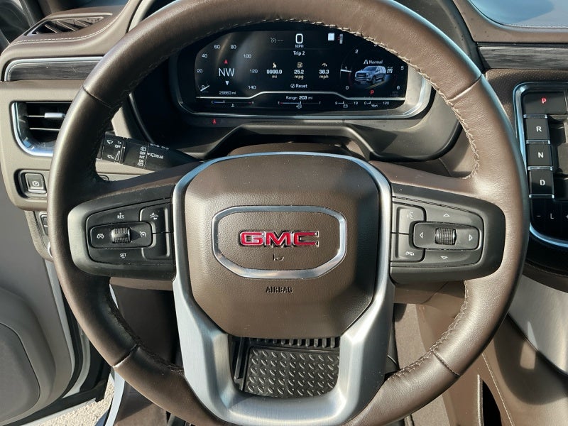 2023 GMC Yukon SLT